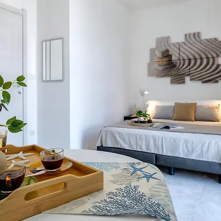 Apartment Nuras - Casa Aurelia Square View Old Town Alghero