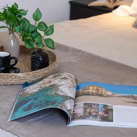 Nuras - Casa Aurelia Square View Old Town Apartment *