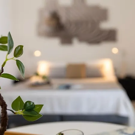 Apartment Nuras - Casa Aurelia Square View Old Town