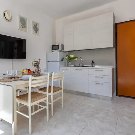 Apartment Nuras - Casa Aurelia Square View Old Town Alghero
