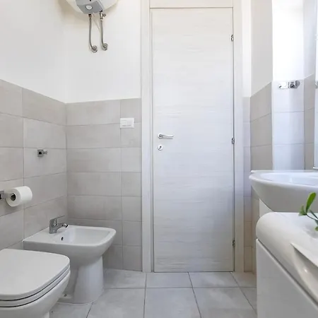 Apartment Nuras - Casa Aurelia Square View Old Town